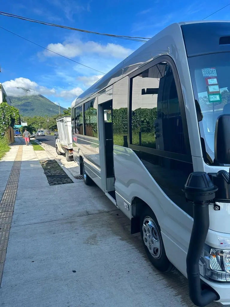 Rafting Shuttle II–III: La Fortuna ↔ Manuel Antonio — photo 3